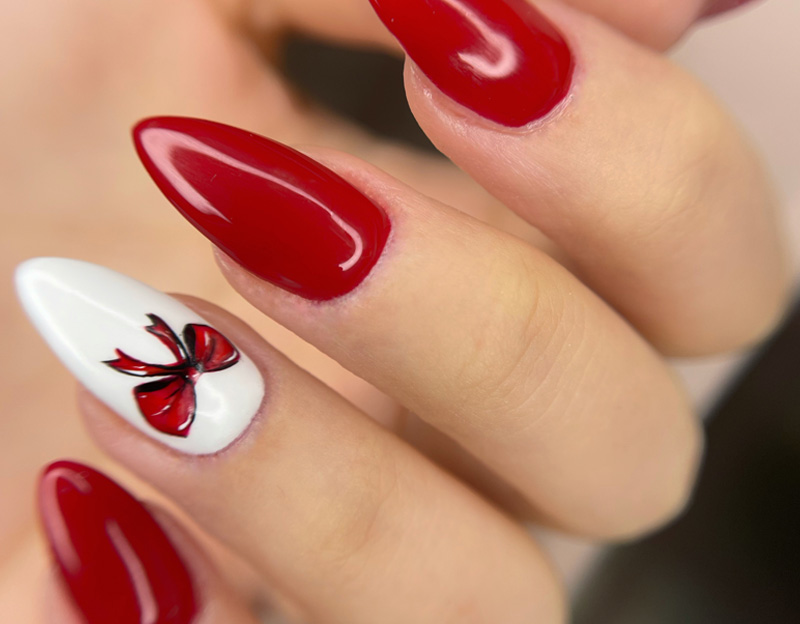 کاشت ناخن دخترانه