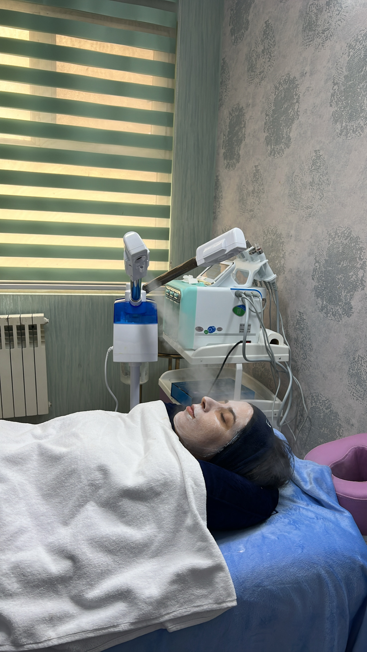 EB9FFE9A-D293-4D78-B749-A5F28B311E03