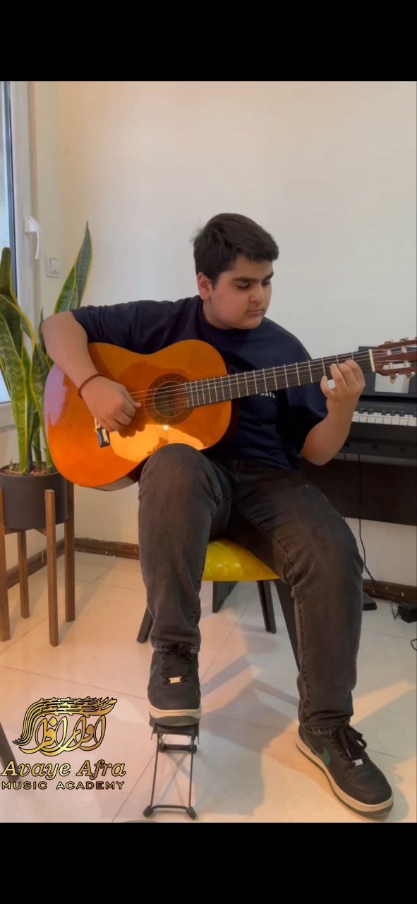 photo_5827994158378370746_y