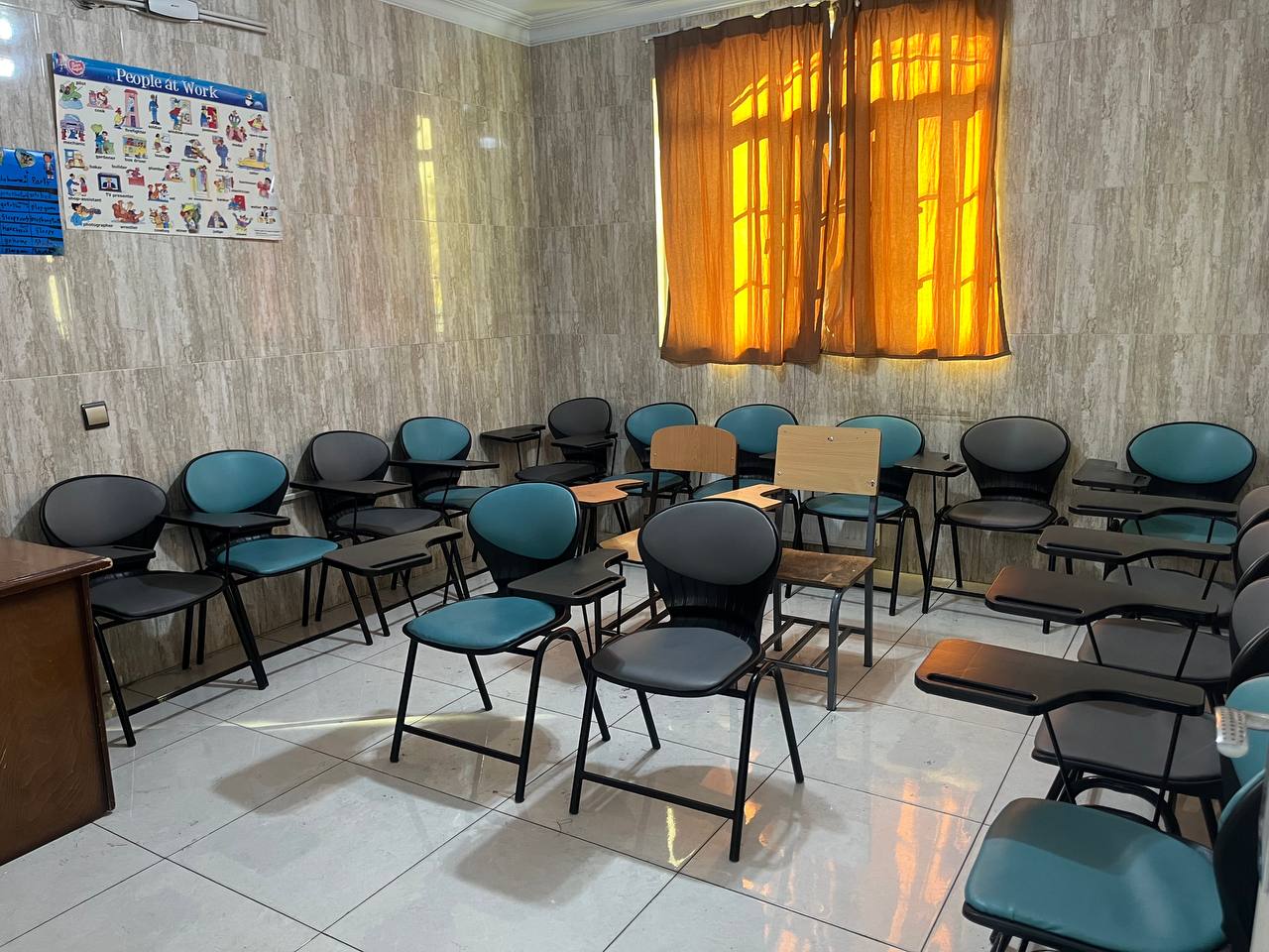 بهترین آموزشگاه زبان در مارلیک